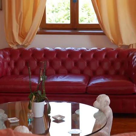 2 Piazza Trieste Apartment *